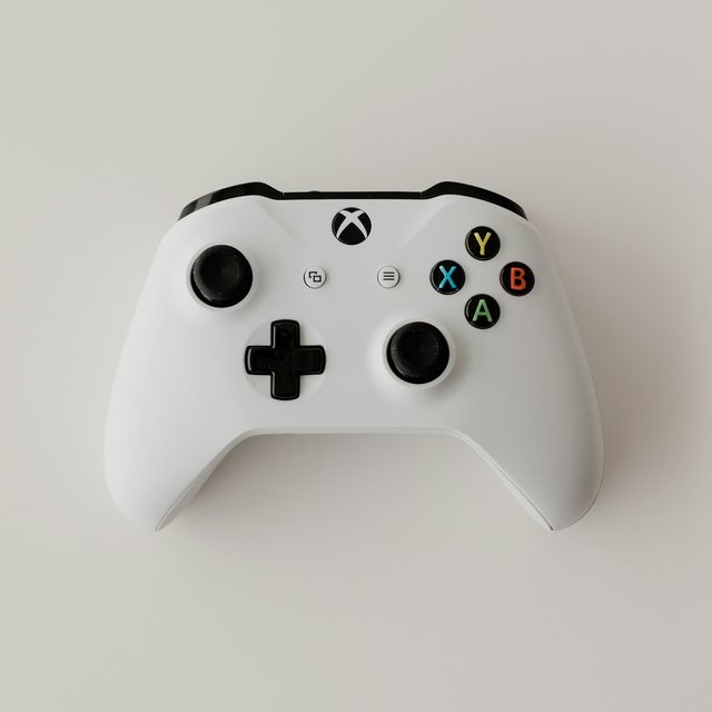 Nimbus Wireless Controller — Cloud White